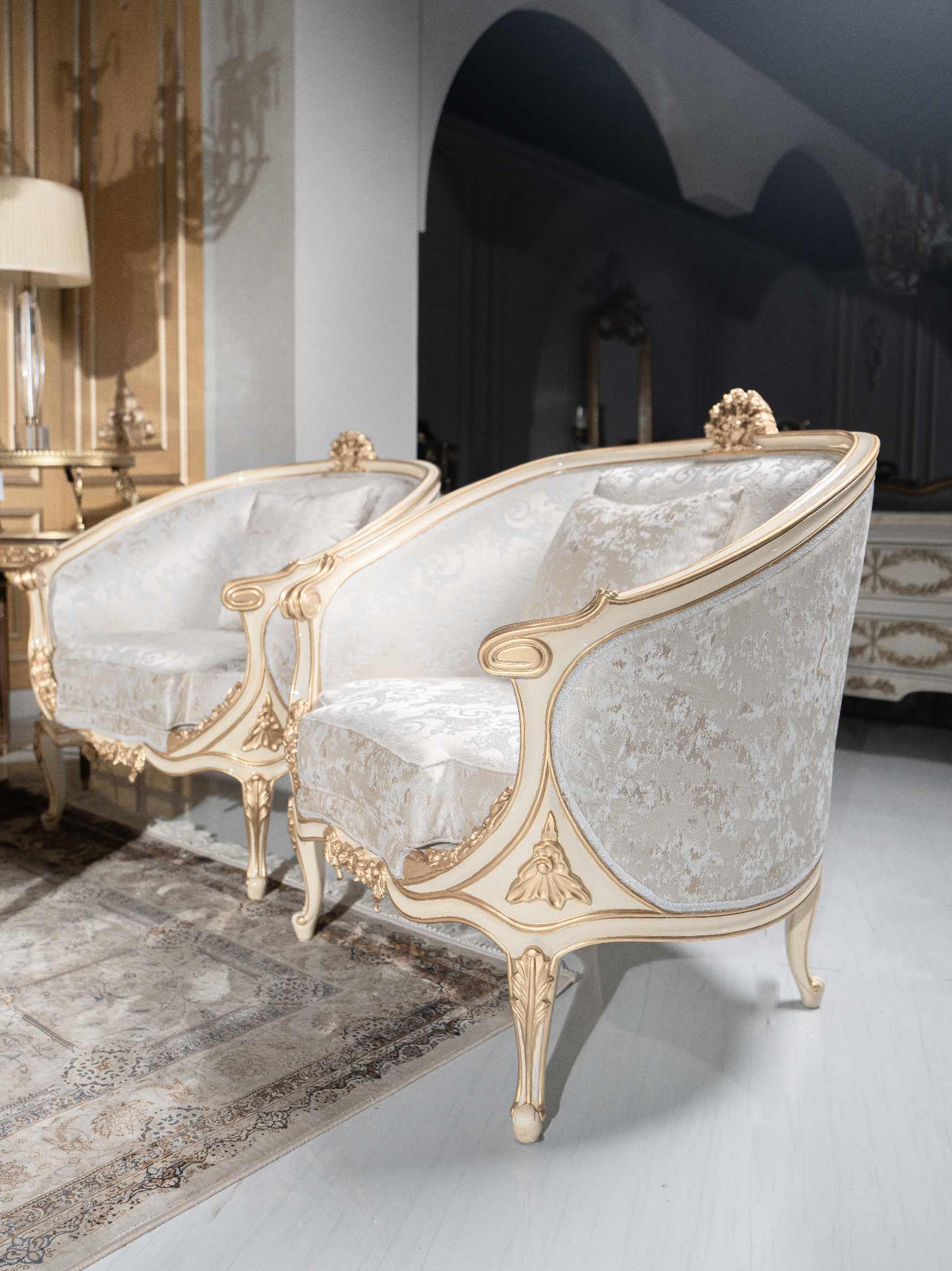 Classical Sofa 1 - Image 3