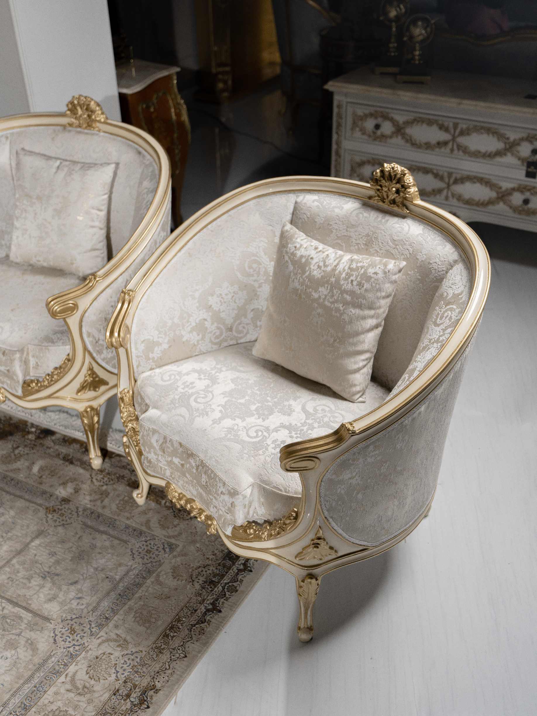 Classical Sofa 1 - Image 5