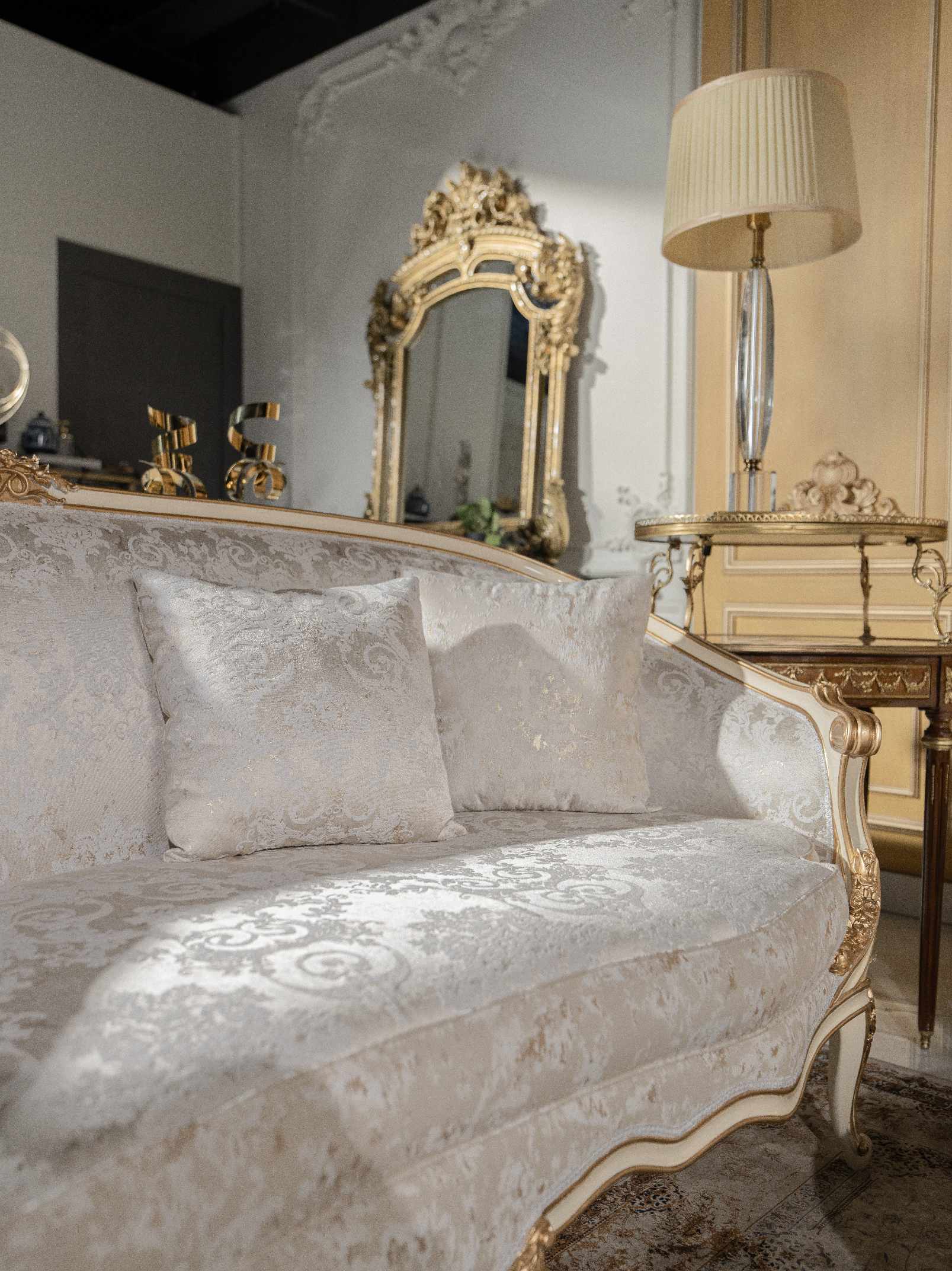 Classical Sofa 1 - Image 14
