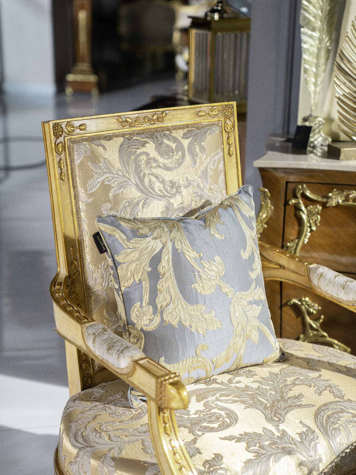Classical Chair Setting - Image 4