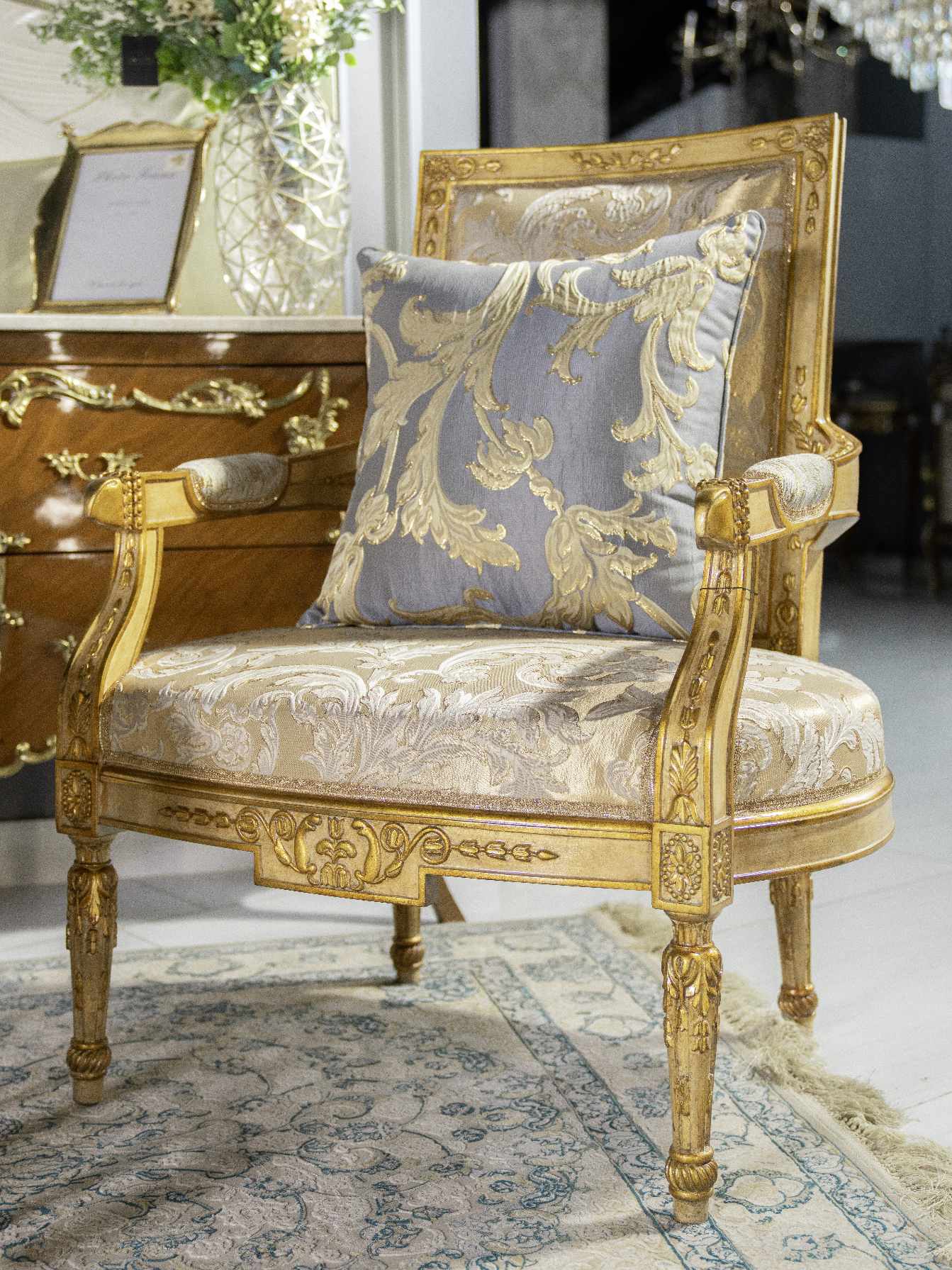 Classical Chair Setting - Image 5