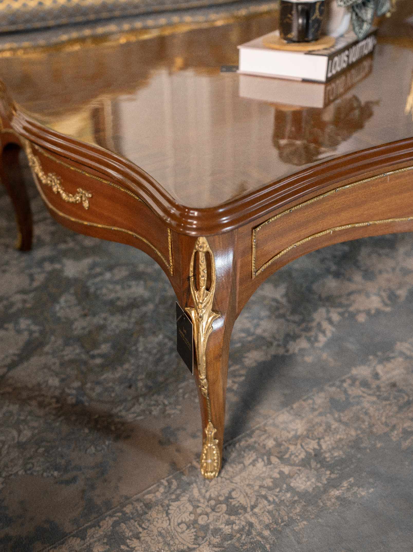 Classical Sofa 6 - Image 9