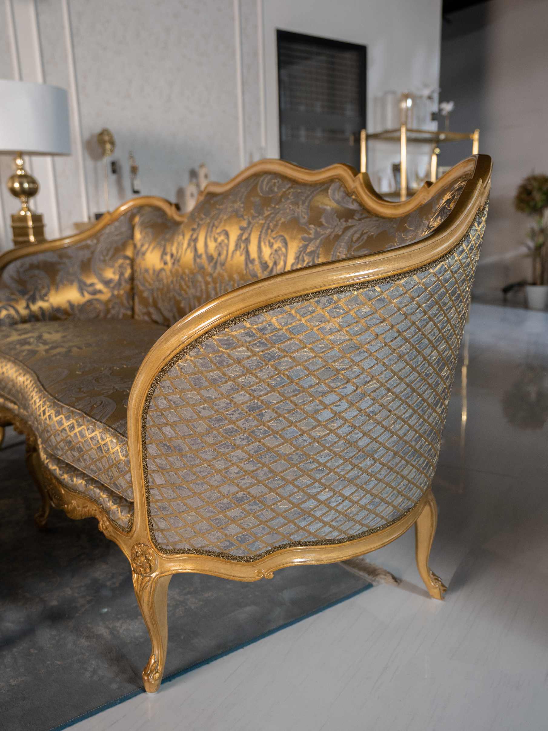 Classical Sofa 6 - Image 11